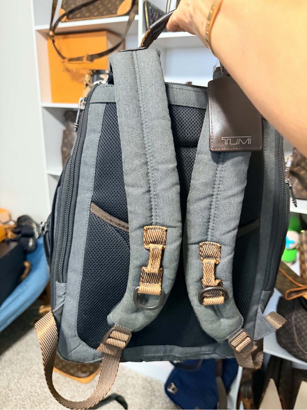 Backpack - Picture 3 of 4